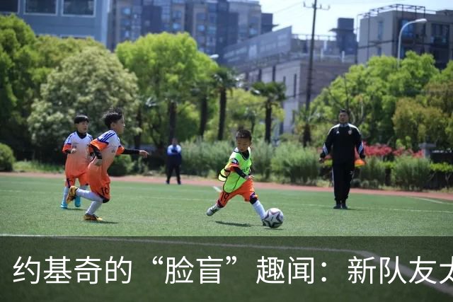 约基奇的“脸盲”趣闻：新队友太多，连队服都认不全！